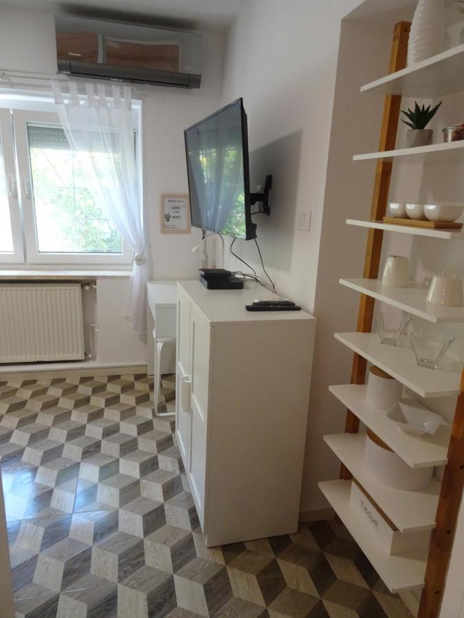 Apartma Nadja With Private Parking Appartement Ljubljana Buitenkant foto